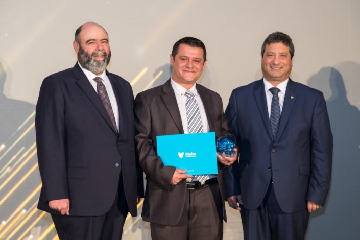 Jorge Vicioso recibiendo el premio como mejor guía de Malta en los premios Star Awards